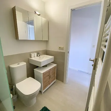 Apartamento Cozy House - Sun, Parking, Wifi, Pool *
